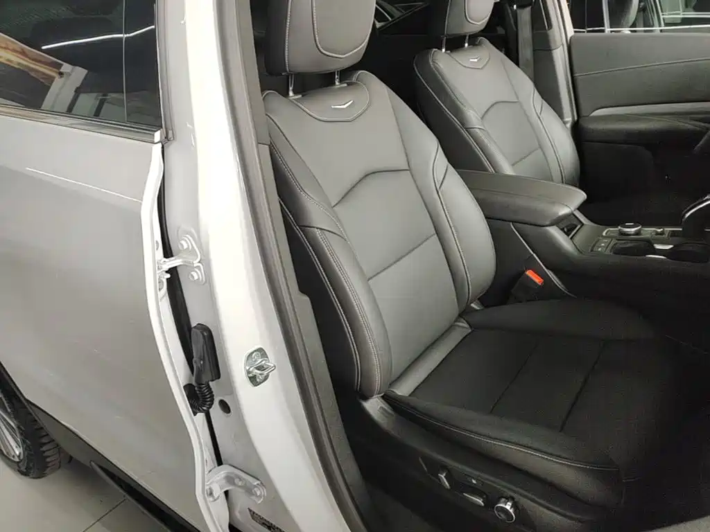 Cadillac XT4 2025 — фото 25