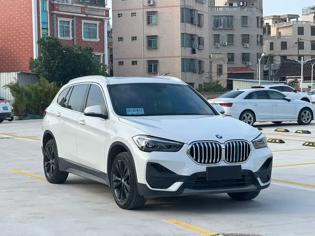BMW X1 2021 — фото 3