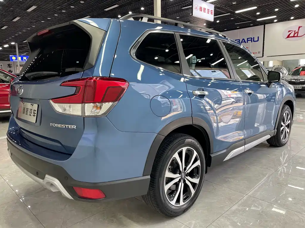 Subaru Forester 2021 — фото 8