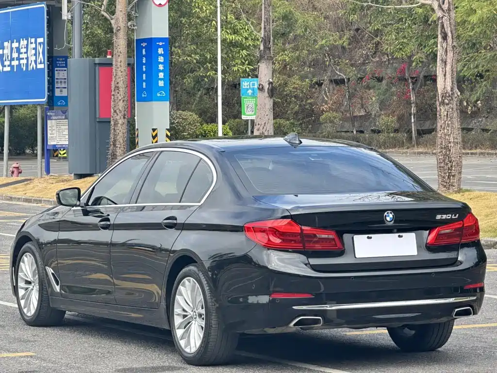 BMW 5 Series 2020 — фото 15