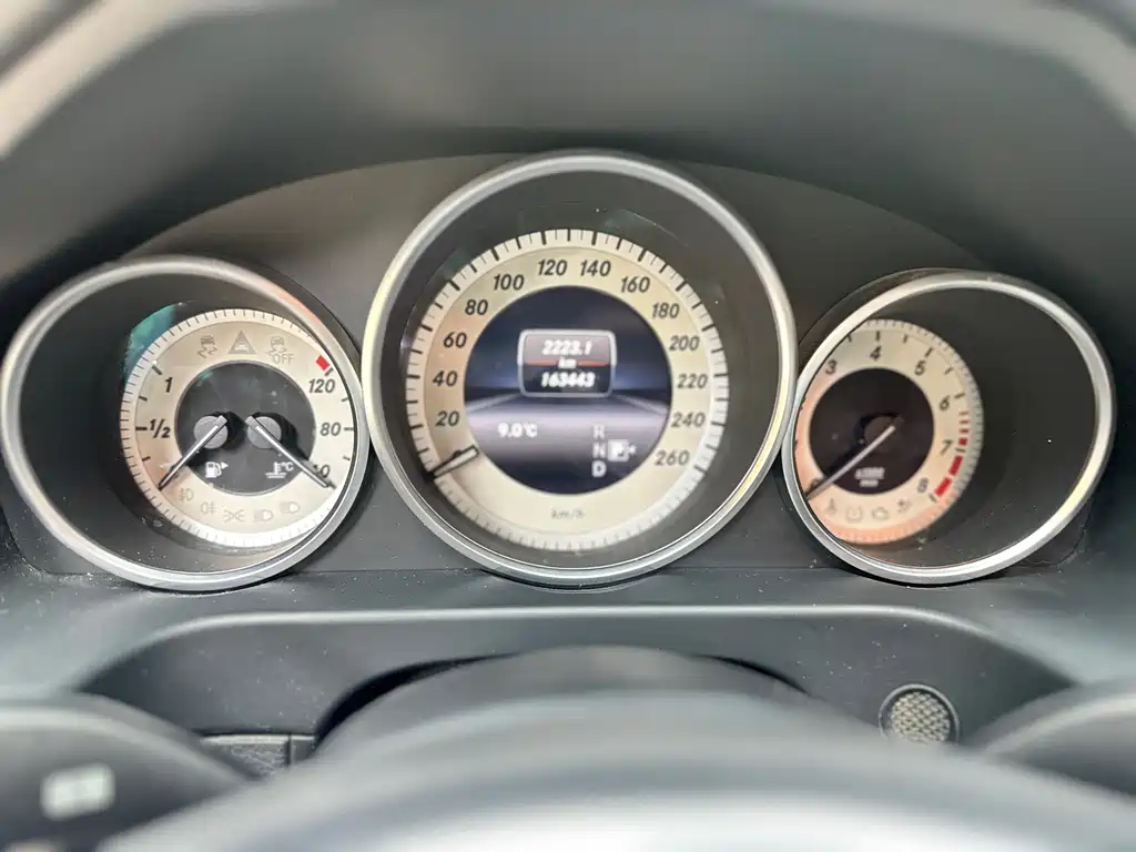 Mercedes-Benz E-Class 2015 — фото 14