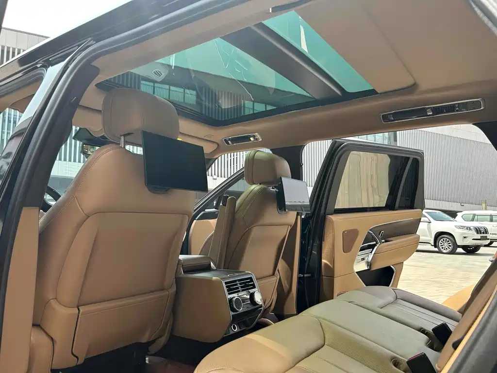 Land Rover Range Rover 2025 — фото 10