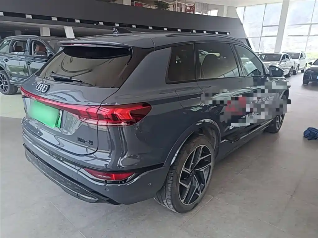 Audi Q6L e-tron 2025 — фото 7