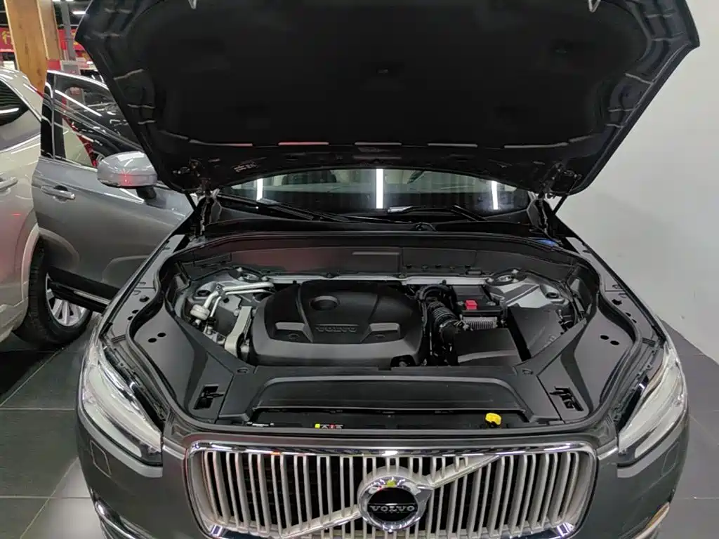 Volvo XC90 2017 — фото 20