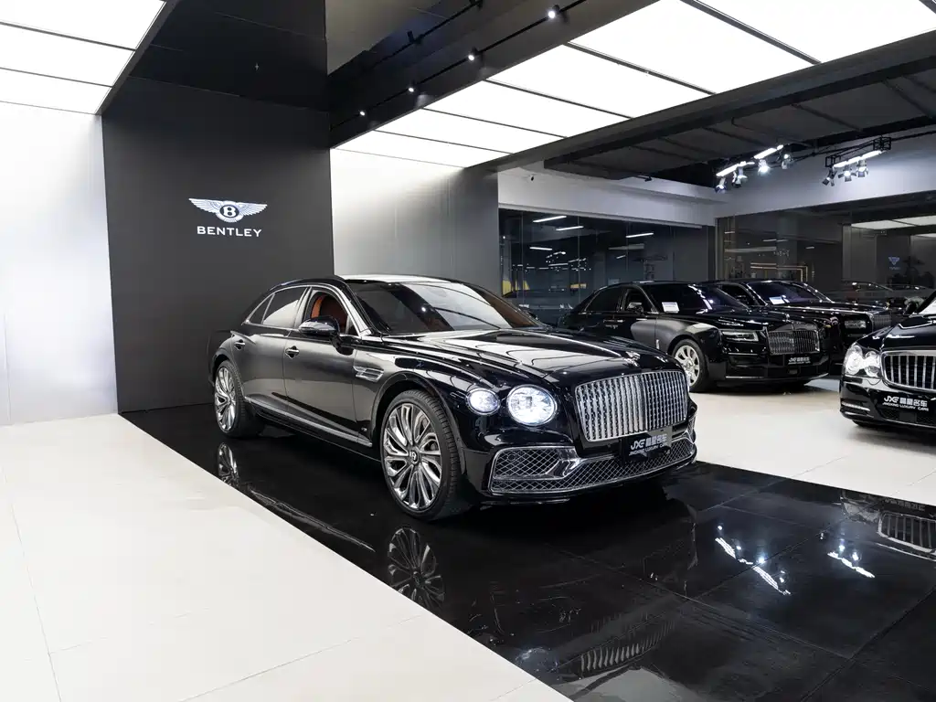 Bentley Flying Spur 2022 — фото 3