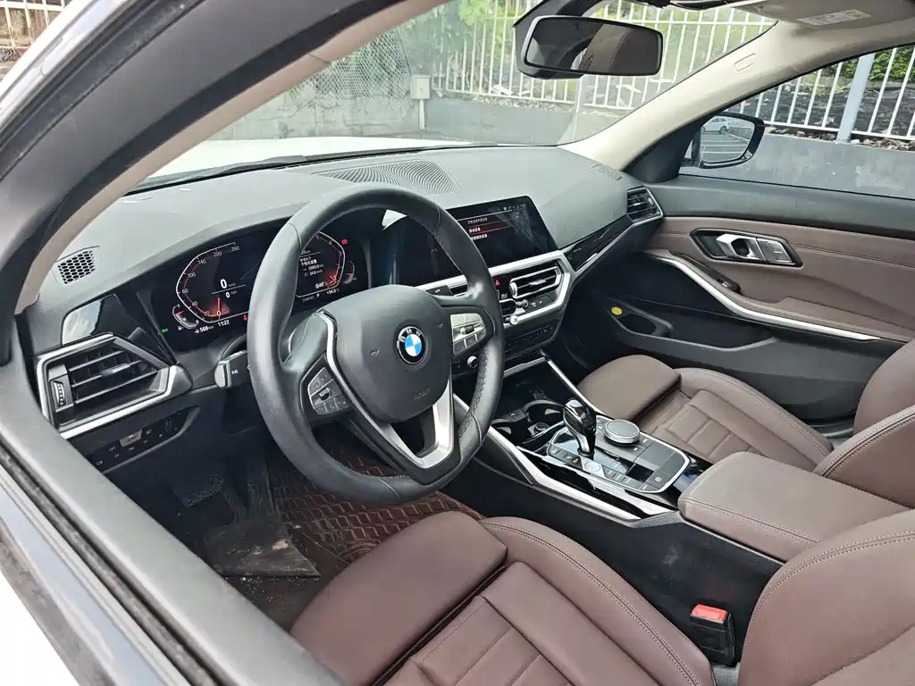 BMW 3 Series 2021 — фото 16