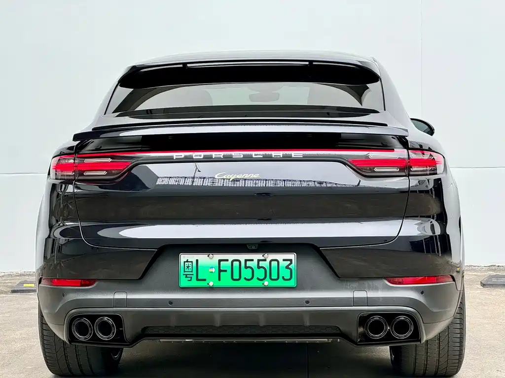Porsche Cayenne Hybrid 2021 — фото 12