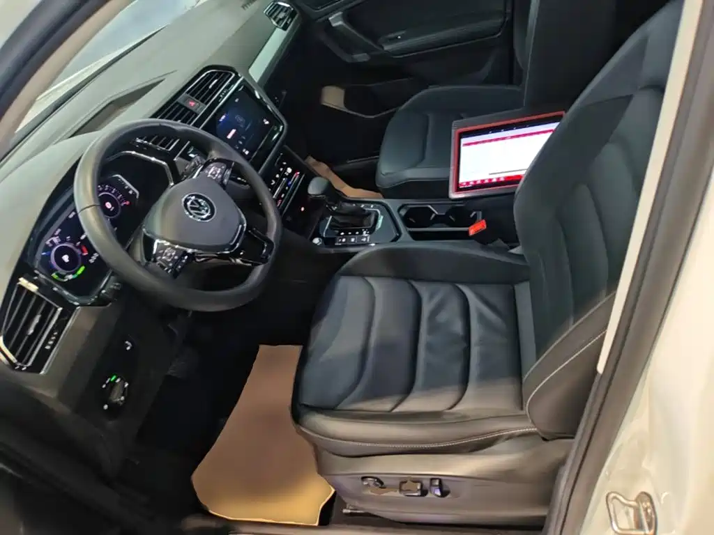 Volkswagen Tiguan L PHEV 2021 — фото 15