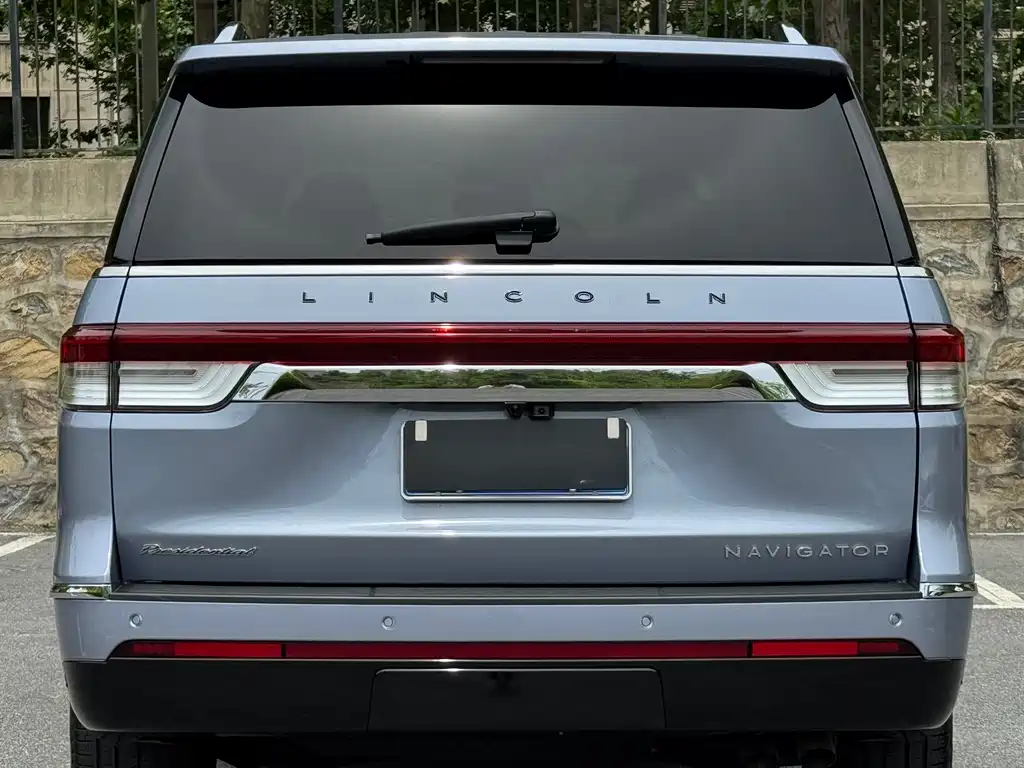 Lincoln Navigator 2023 — фото 6