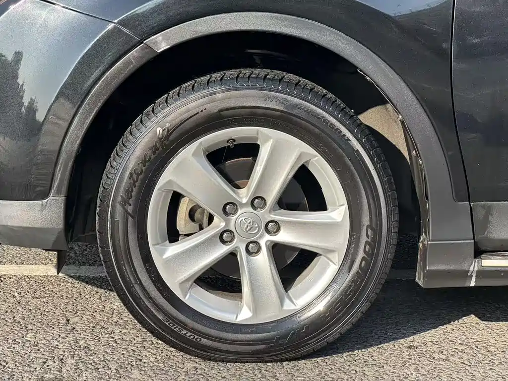 Toyota RAV4 2014 — фото 18