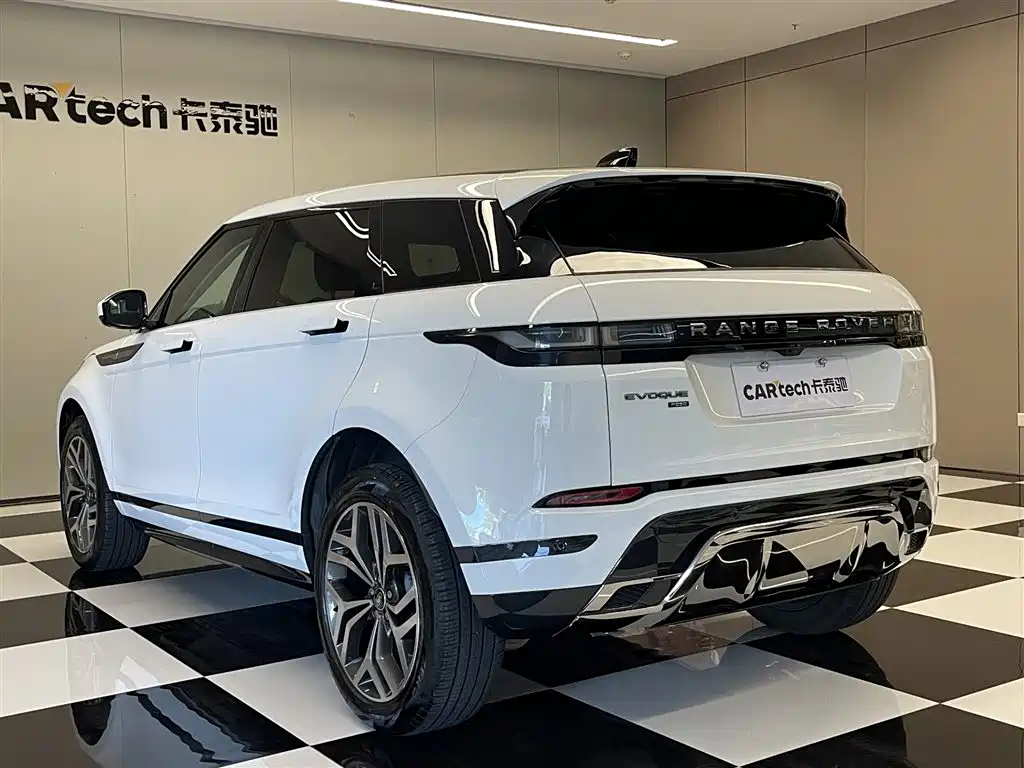 Land Rover Evoque 2023 — фото 6