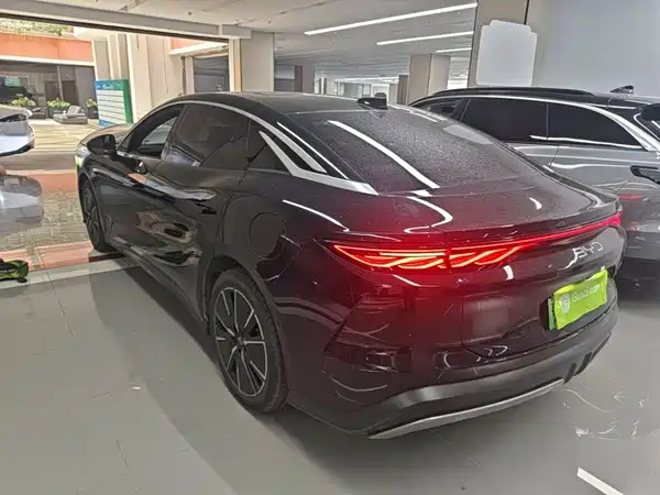 BYD Han L 2025