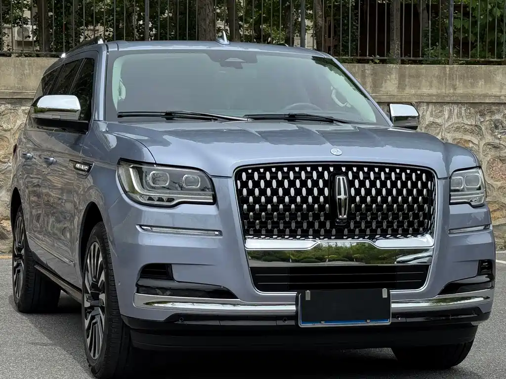Lincoln Navigator 2023 — фото 3