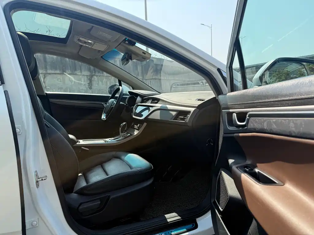 Geely Emgrand GS 2018 — фото 14
