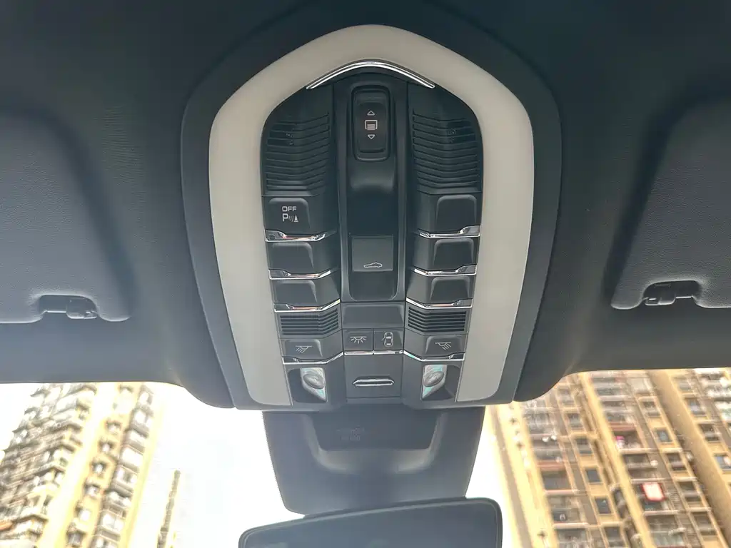 Porsche Macan 2021 — фото 29
