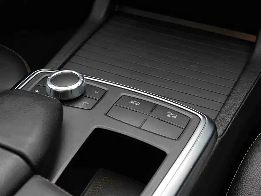 Mercedes-Benz M-Class 2014 — фото 11