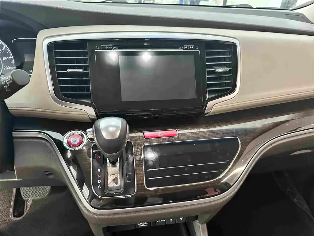 Honda Odyssey 2017 — фото 10