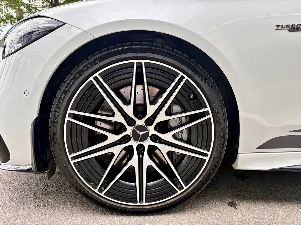 Mercedes-Benz C-Class AMG 2025 — фото 16