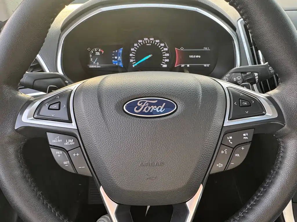 Ford Edge 2017 — фото 14