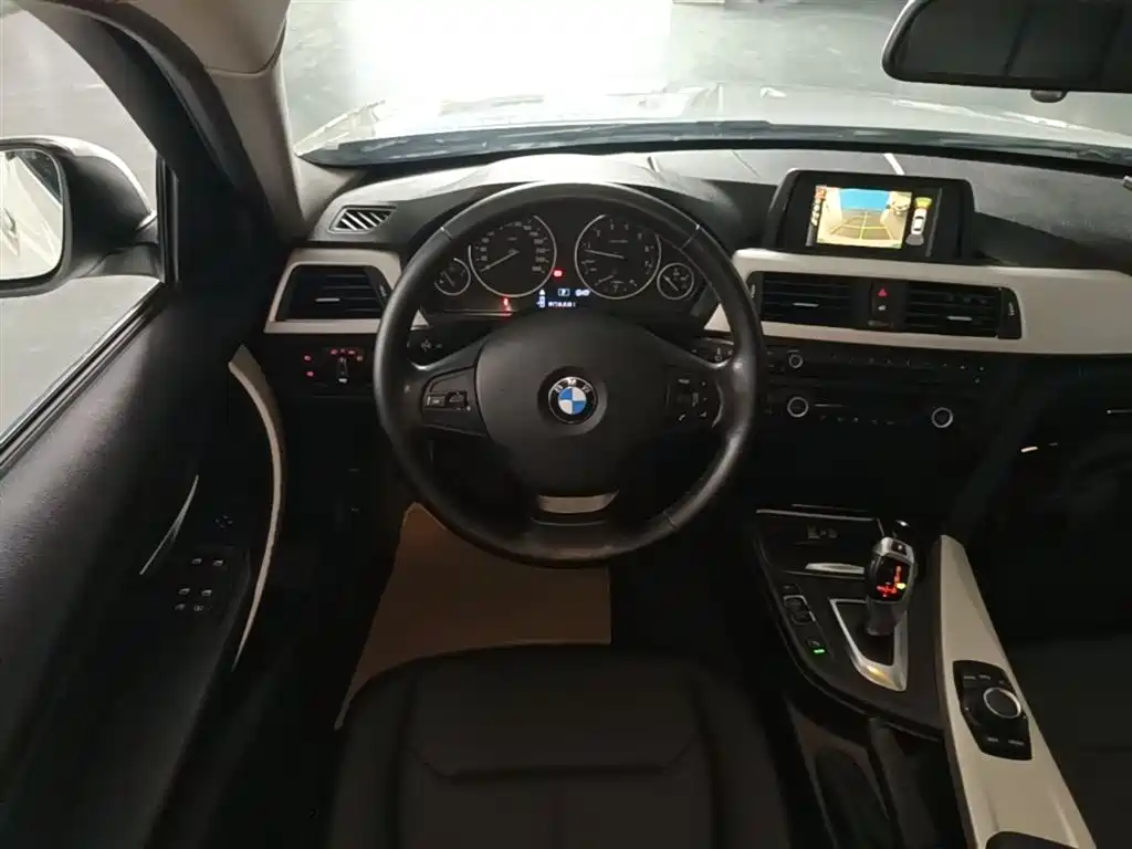 BMW 3 Series 2015 — фото 11