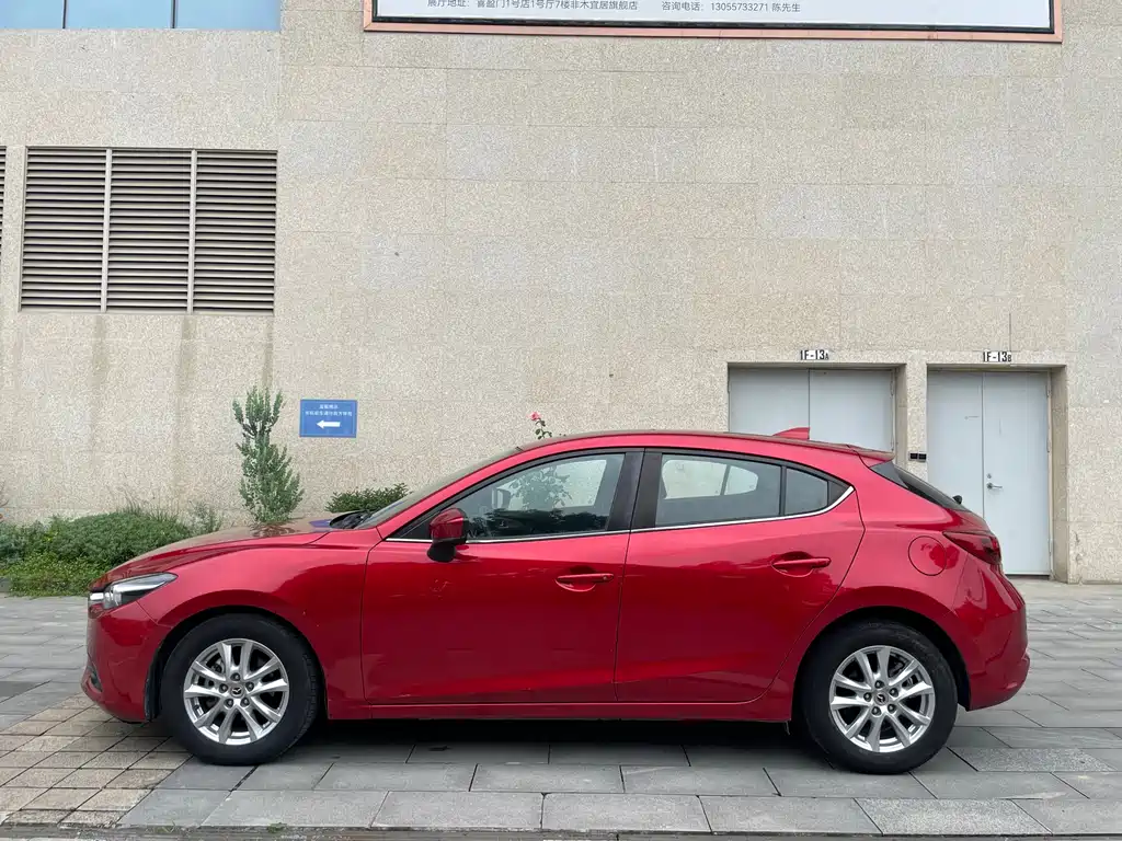 Mazda 3 Axela 2018 — фото 11