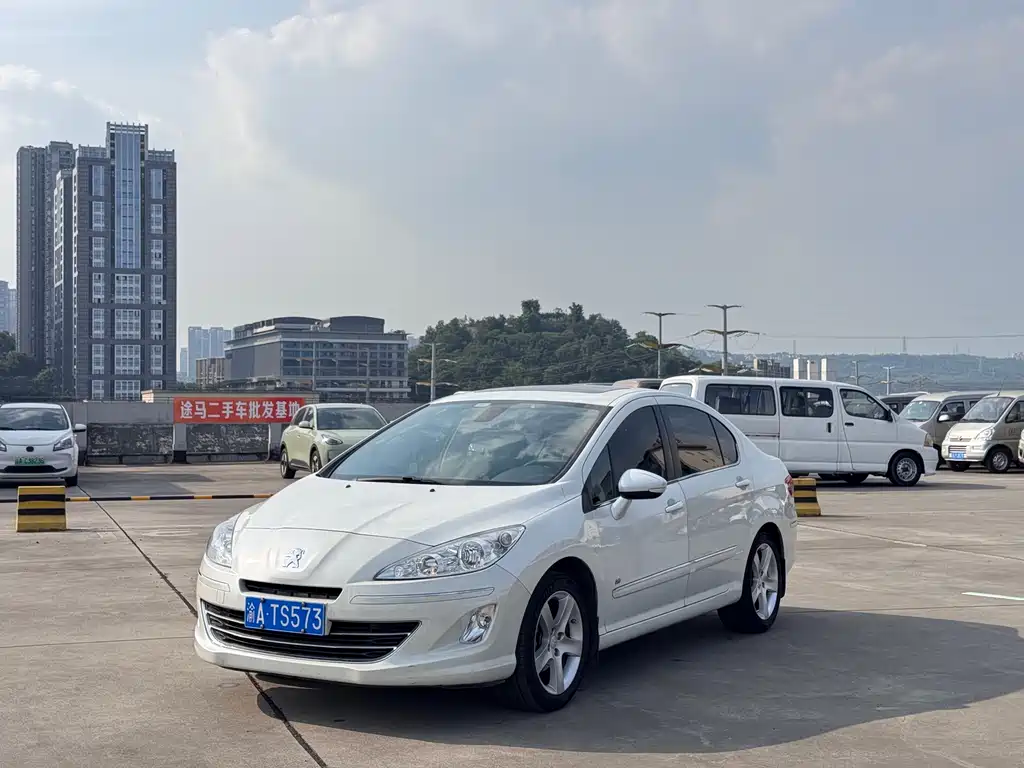 Peugeot 408 2014 — фото 1