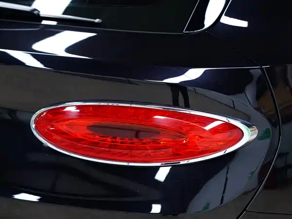 Bentley Bentayga Plug-In Hybrid 2021