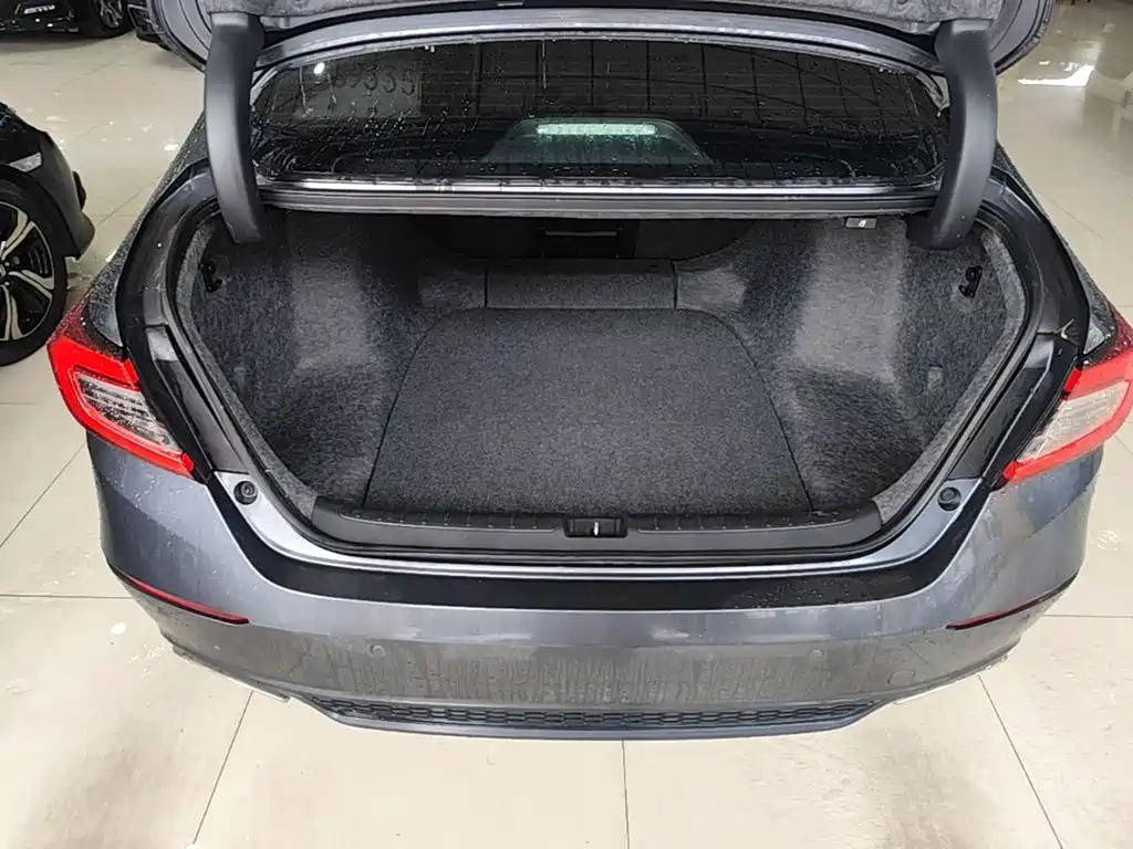 Honda Accord 2023 — фото 19