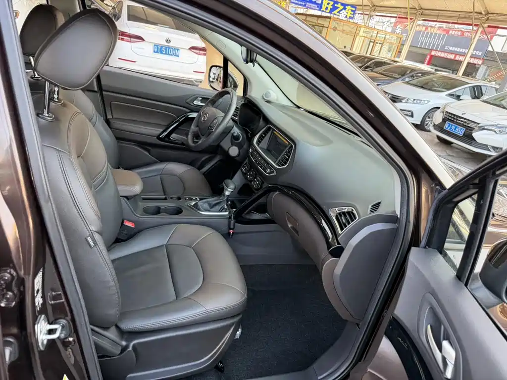 GAC Motor Trumpchi GS4 2018 — фото 16