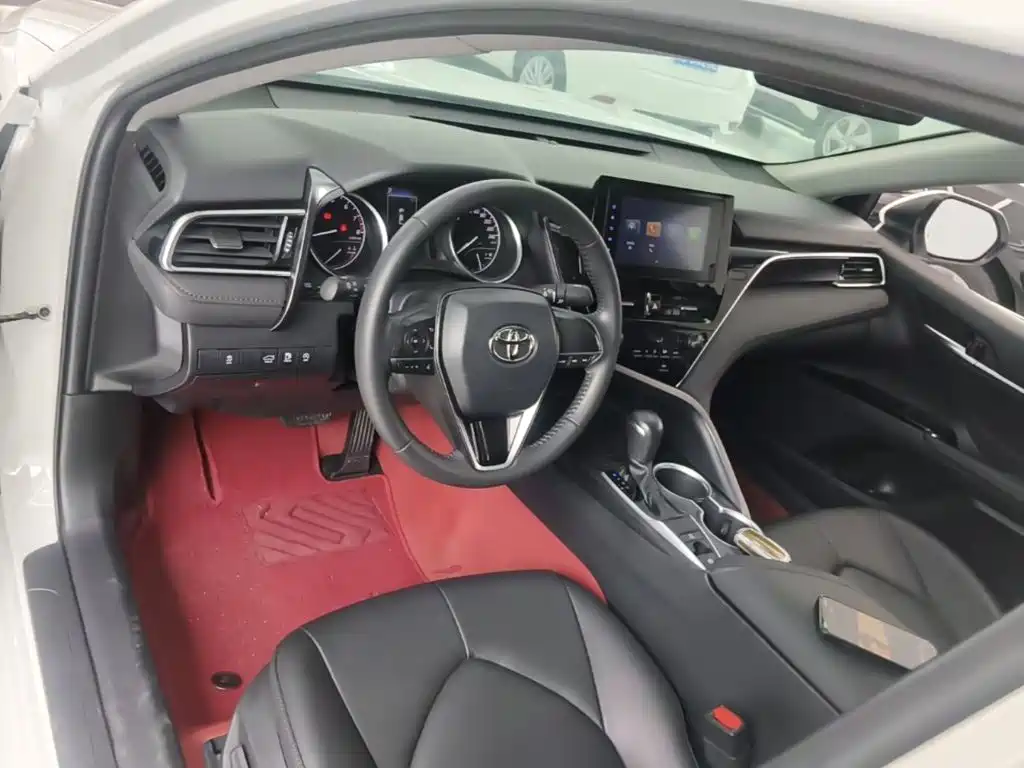 Toyota Camry 2024 — фото 10