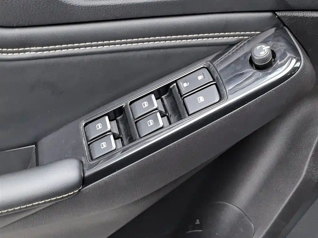 Isuzu D-MAX 2023 — фото 9