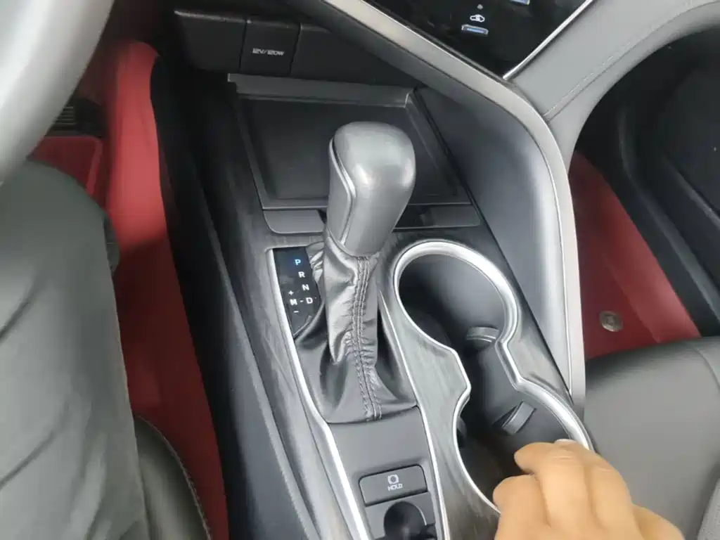 Toyota Camry 2024 — фото 14