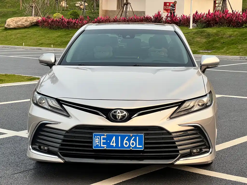 Toyota Camry 2021 — фото 2