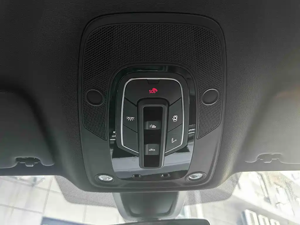 Audi Q5L Sportback 2024 — фото 18