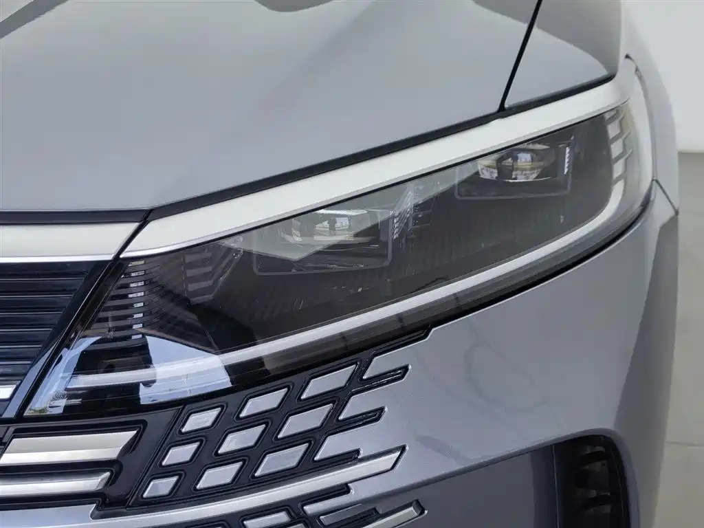 BYD Seal 05 DM-i 2025 — фото 7