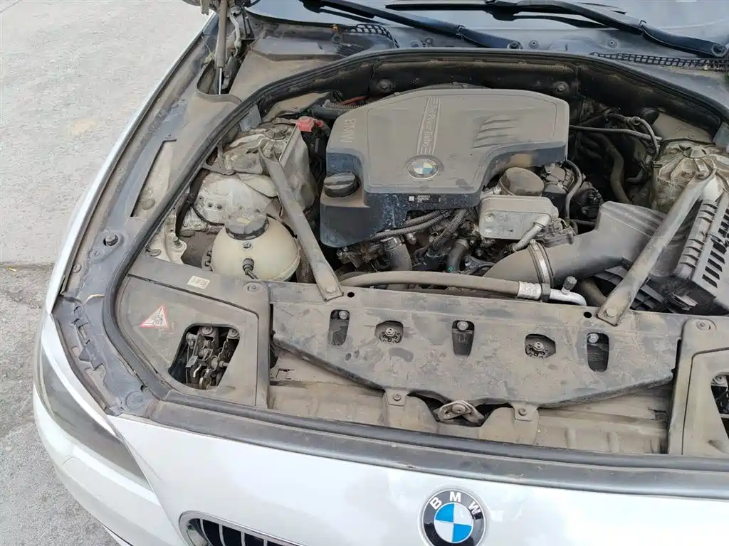 BMW 5 Series 2015 — фото 20