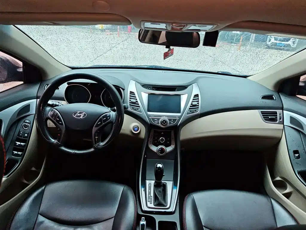 Hyundai Elantra Langdong 2016 — фото 16