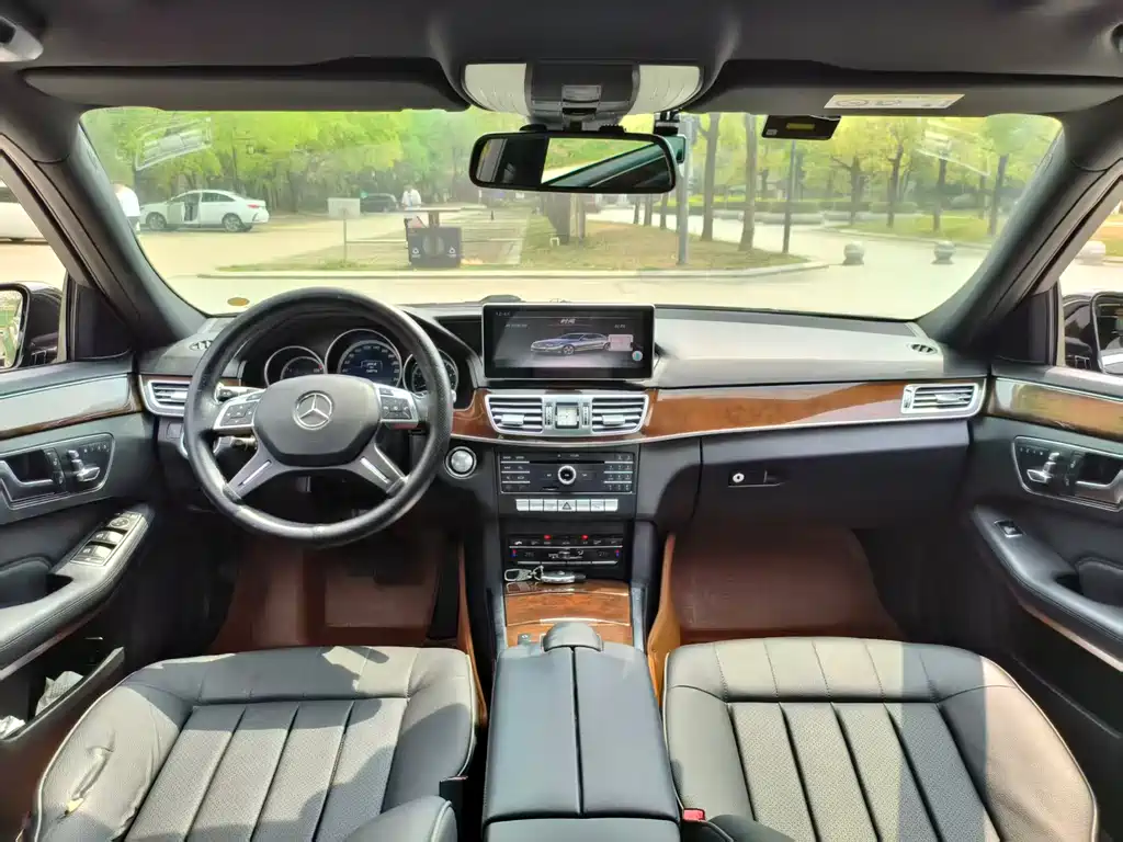 Mercedes-Benz E-Class 2015 — фото 8