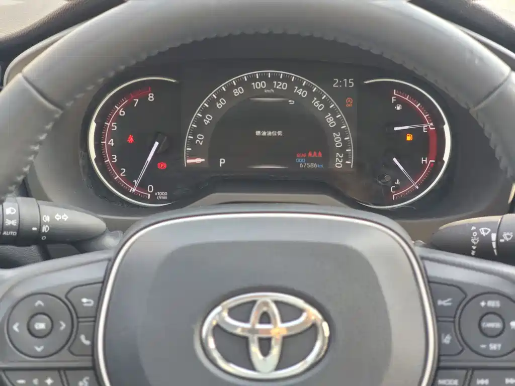 Toyota RAV4 2022 — фото 23