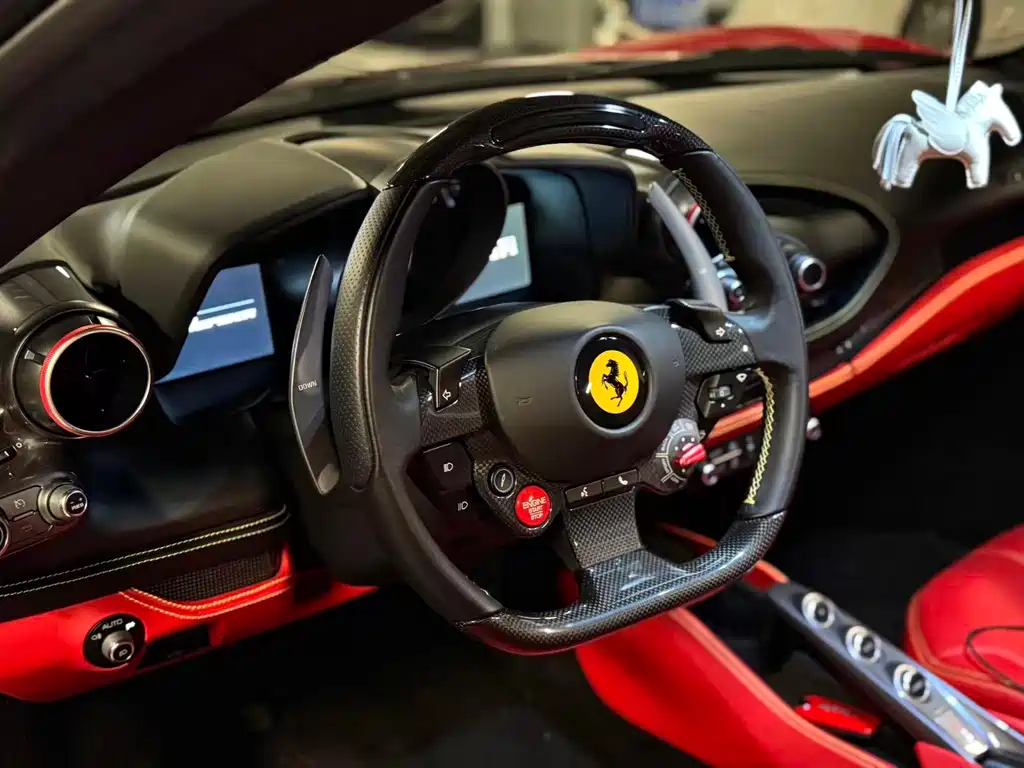 Ferrari F8 2022 — фото 14