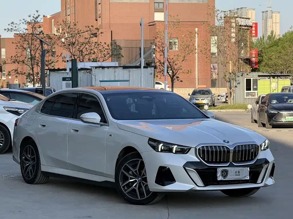 BMW i5 2024 — фото 3