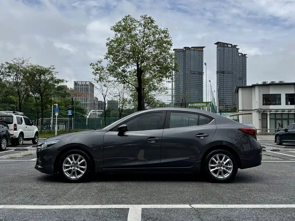 Mazda 3 Axela 2019 — фото 22