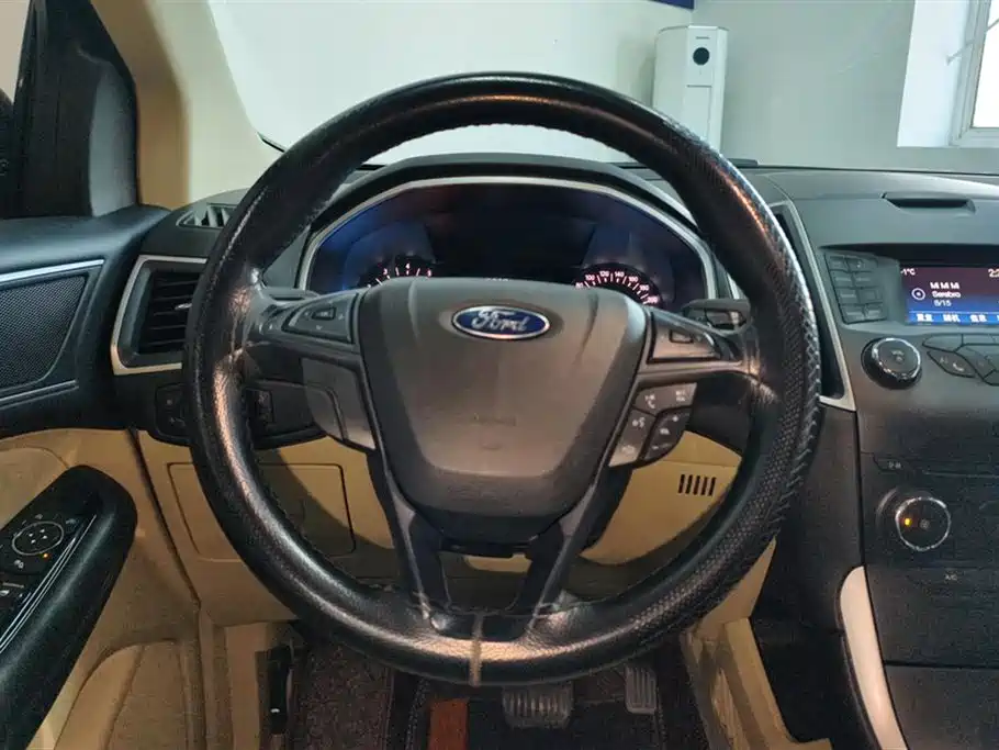 Ford Edge 2019 — фото 15