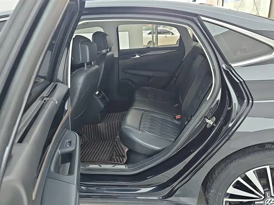 Volkswagen Passat 2020 — фото 11