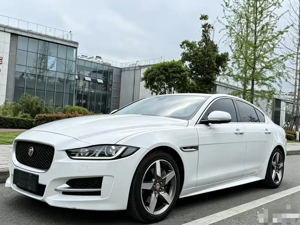 Jaguar XE 2016
