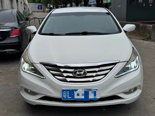 Hyundai Sonata 2011