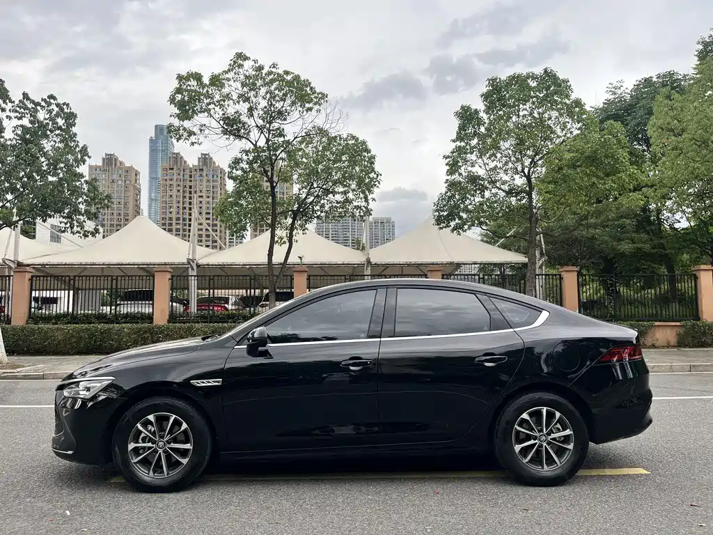 BYD Qin PLUS 2023 — фото 13