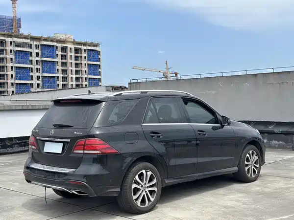 Mercedes-Benz GLE 2016