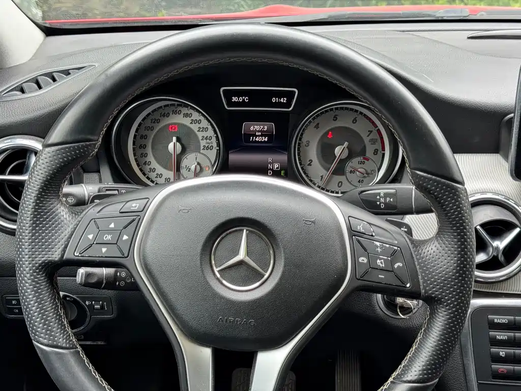 Mercedes-Benz GLA 2016 — фото 12