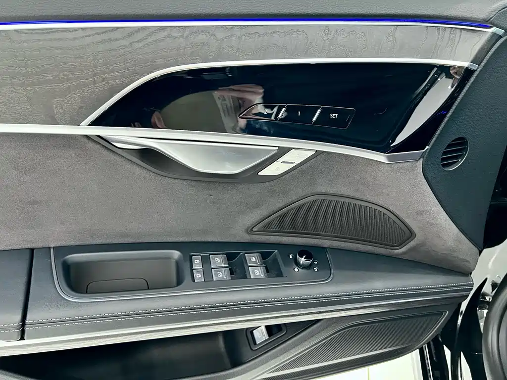 Audi A8 2024 — фото 24